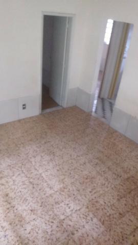 Casa tipo apto térreo 2 qts grandes, e pequeno quintal - desocupado - Nilópolis - Foto 8
