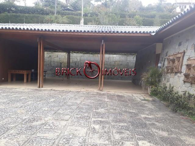 Excelente sítio com área de 10 mil m² com casa principal, casa de caseiro e área de lazer. - Foto 5