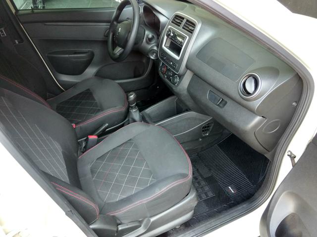 Kwid Zen motor 1.0 12V 4 Portas Completo Único Dono com 35 Mkm originais / 2018 - Foto 8