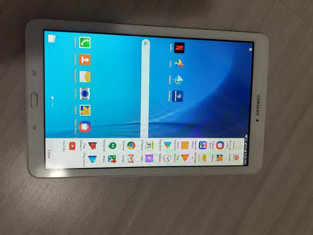 Tablet Galaxy Tab E praticamente zerado