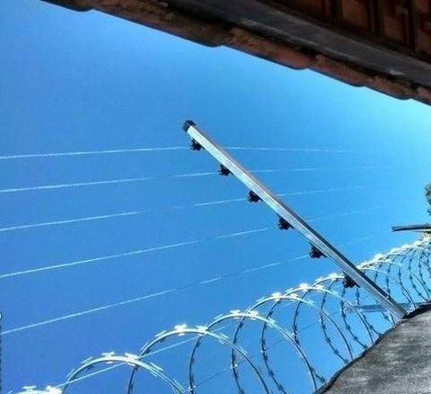 Instalação de cerca elétrica com e sem concertina