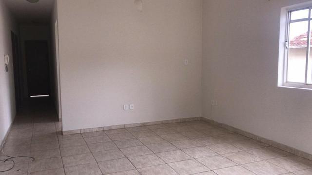 Aluga-se apartamento na Rua Ciro Nunes, em Guanhães/MG - Foto 2