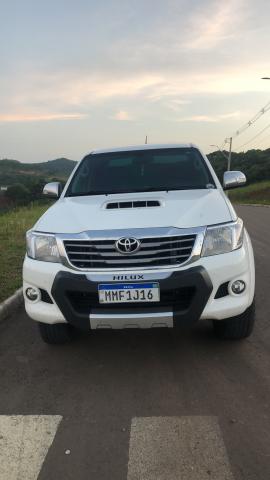 Hilux 2015 SRV 4X4 DIESEL COMPLETA - Foto 3