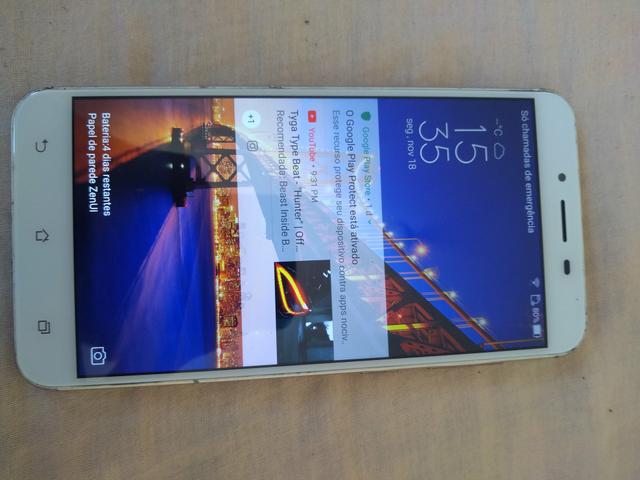 Asus ZenFone 3 Max Top