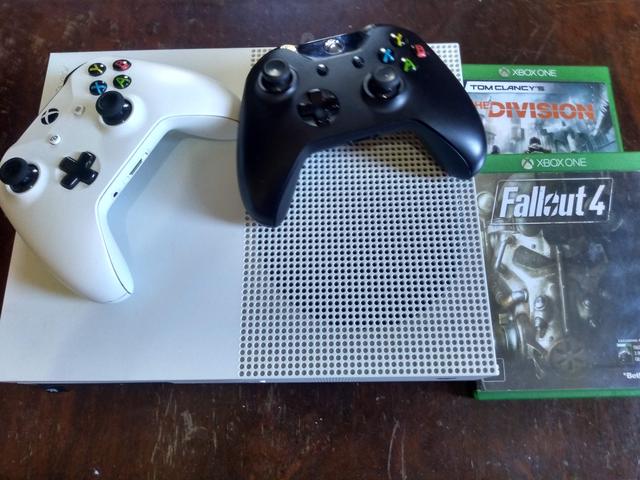Xbox One S + 23 Jogos + 1 Controle