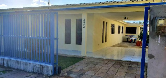 Alugo casa no satélite
