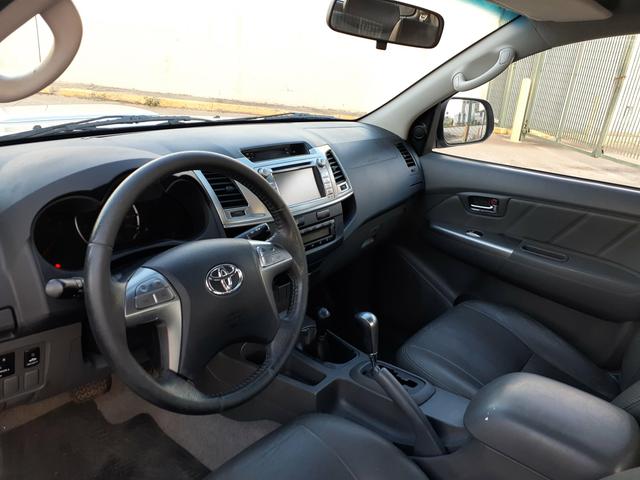 Hilux Srv automática( 2014-2014). Carro espetacular - Foto 7