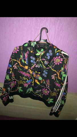Blusa de frio e tenis - Foto 2