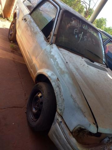Vendo Escort sucata para retirar peças - Foto 2