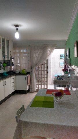 Vendo um lindo Sobrado com 5 Quartos e 3 banheiros no setor leste do Gama DF - Foto 9