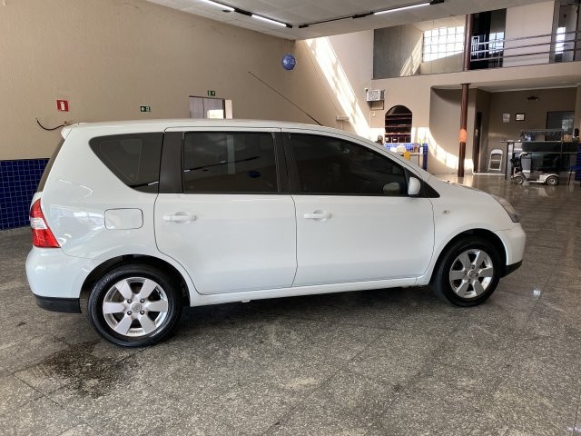 NISSAN LIVINA 2011 1.8 SL 16V FLEX 4P AUTOMÁTICO