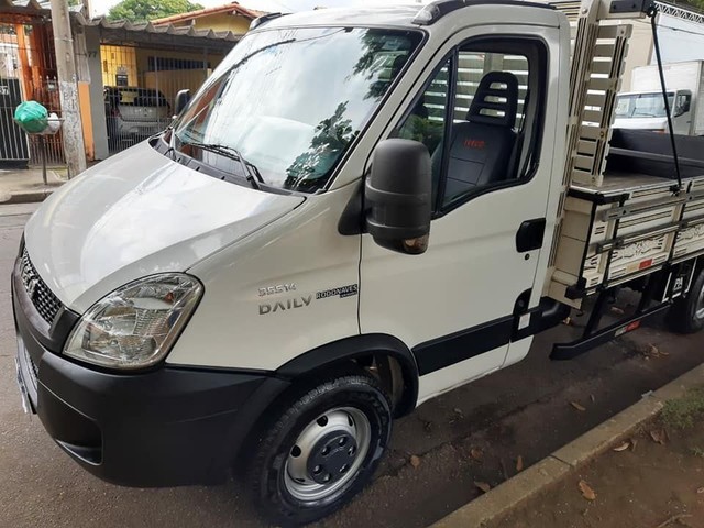 Iveco Daily 35s14 carroceria 2014