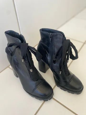 Vendo bota preta AREZZO