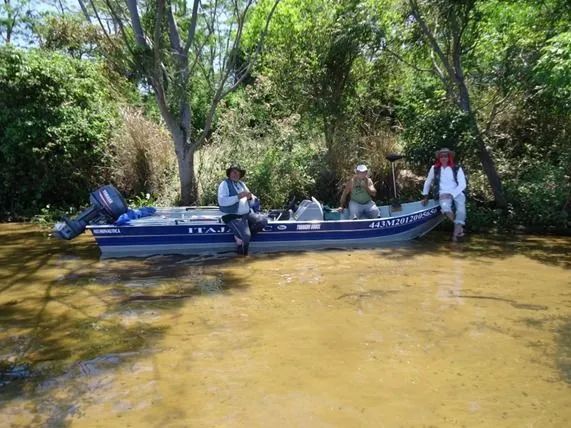 Vende se Barco Tornado 600