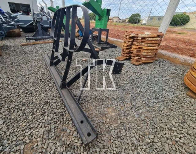 cod.825 - Parachoque para Massey Ferguson - TK Tratores Nova Andradina - MS  - Foto 5