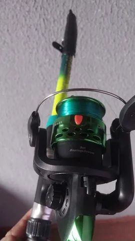 Vara de pescar promoção  100 vai completa chumbada anzol.