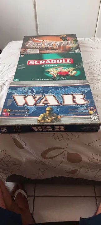 Jogos de Tabuleiro - Scrabble, War e Interpol