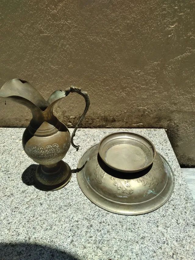 Anfora com bacia em bronze antiga  - Foto 4