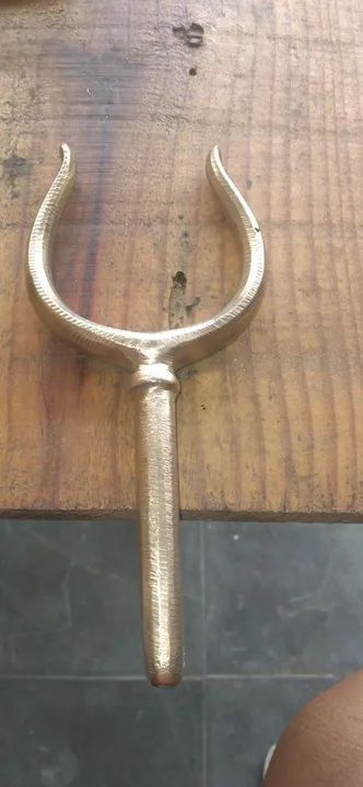 Forquilha de bronze antiga para barco a remo