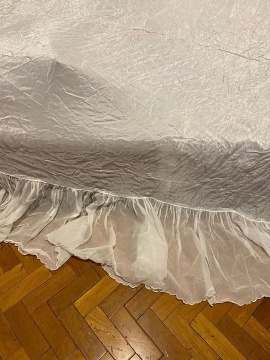 Toalha de mesa acetinada branca - Foto 4