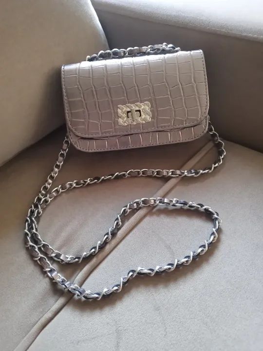 Bolsa Prata Envelhecida Alça de Corrente