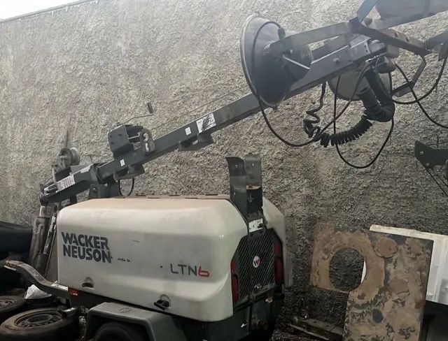 Gerador / torre de iluminação wacker nelson - diesel - Foto 2