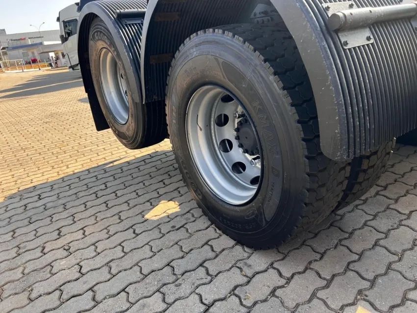 VOLVO FH 500 6X2 2013/2013 - Foto 2