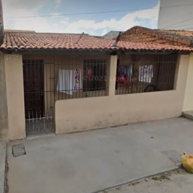 Casa na barra dos couqueiros.