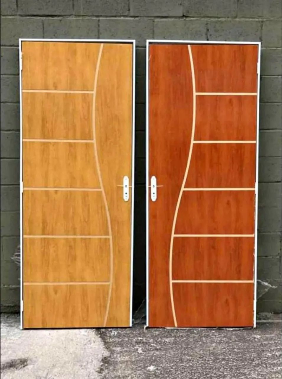 porta de madeira com caixonete em aço branquinho  - Foto 3