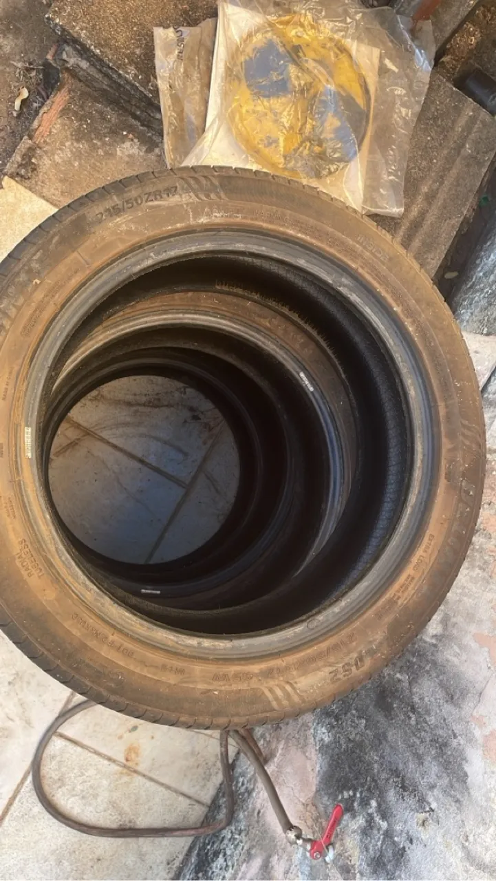 Jogo de Pneus 215/50R17