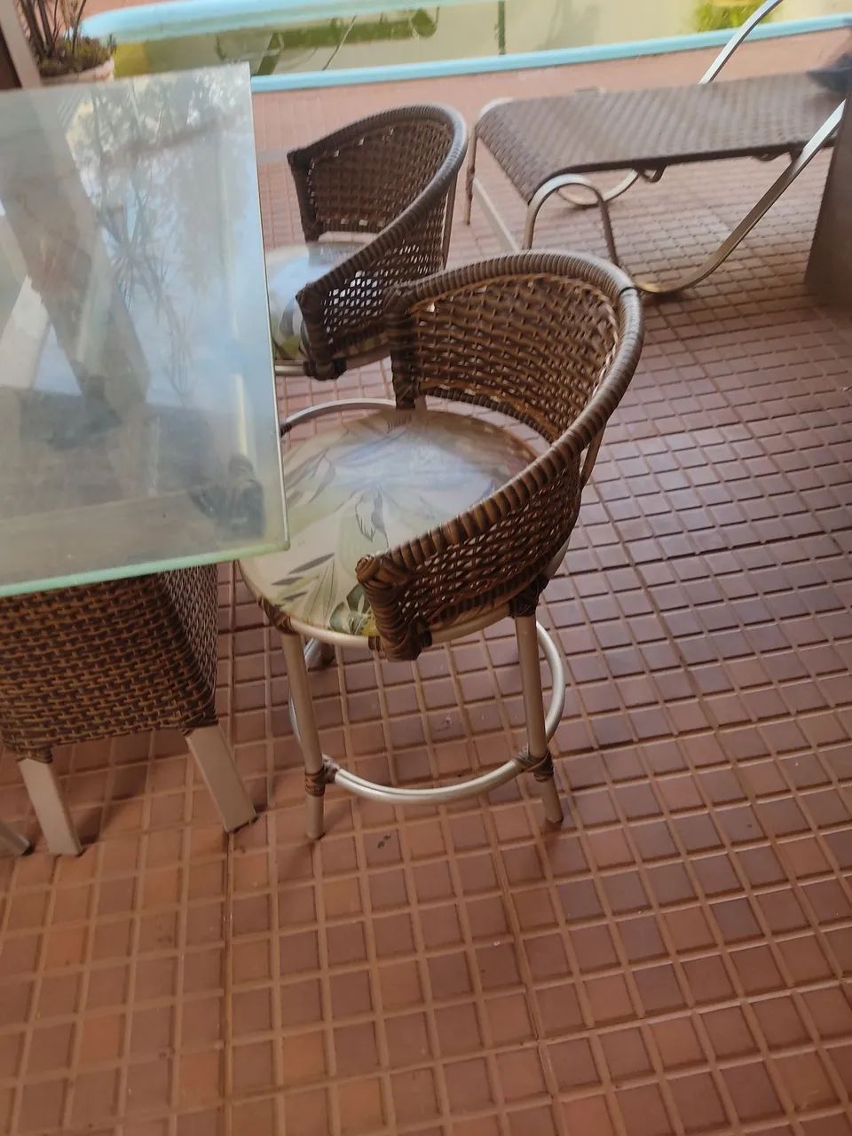 Conjunto de mesa e cadeiras  - Foto 2