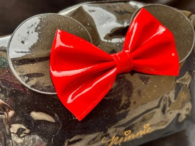 necessaire preta laço minnie mouse - disney - Foto 4