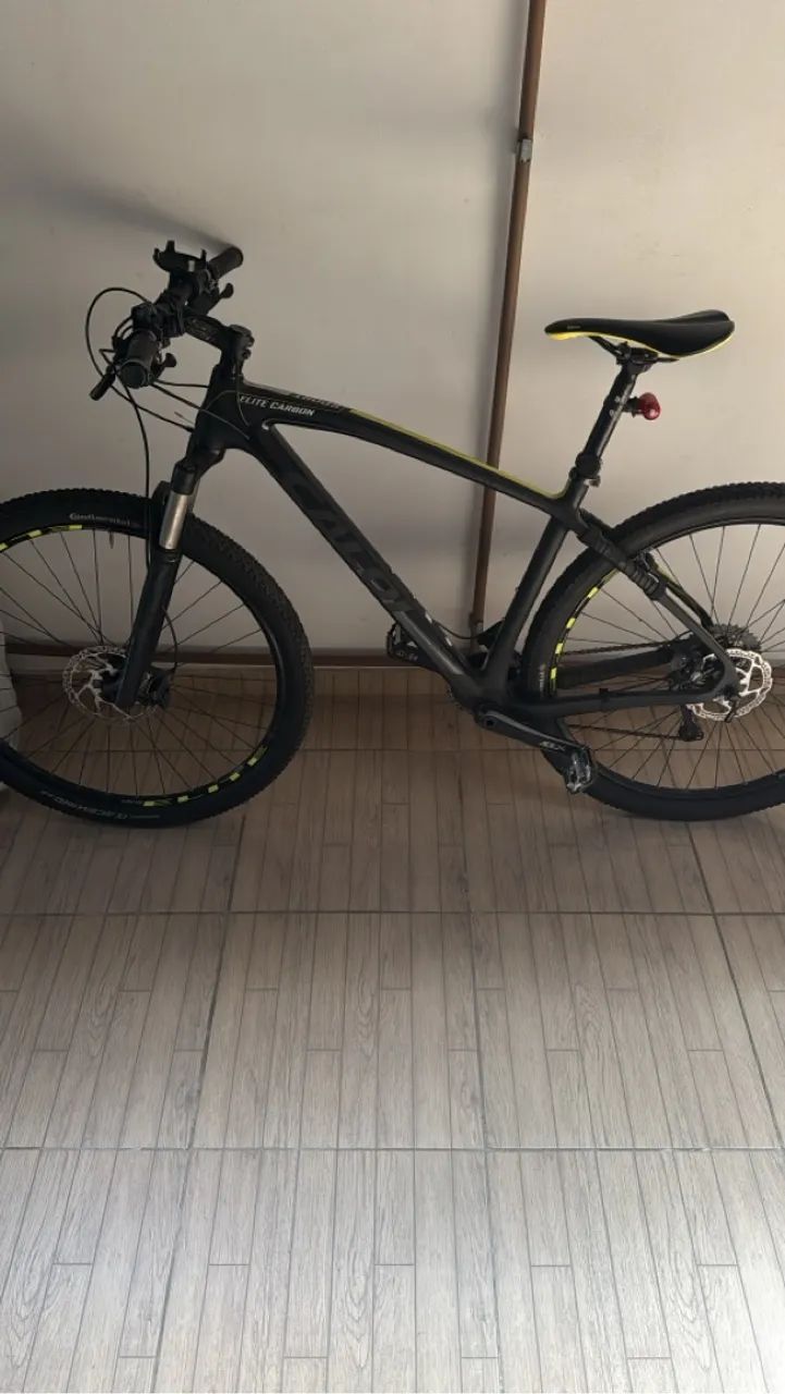 Caloi Elite Carbon Sport 2018 22V FDH Semi Nova - Caloi