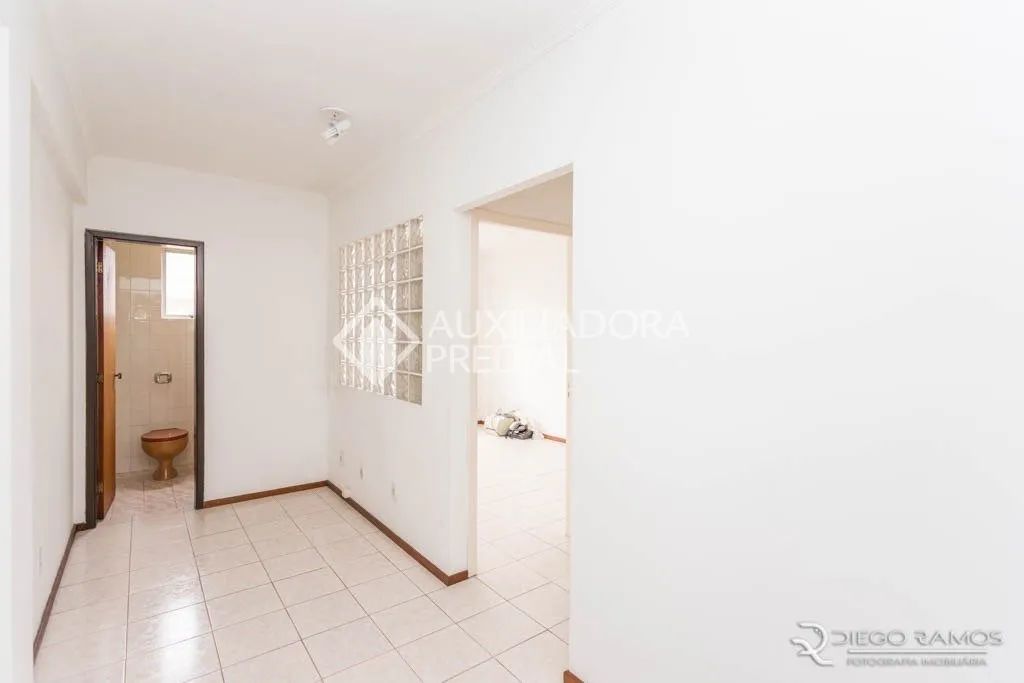 Sala comercial em frente ao Shopping Total em Porto Alegre