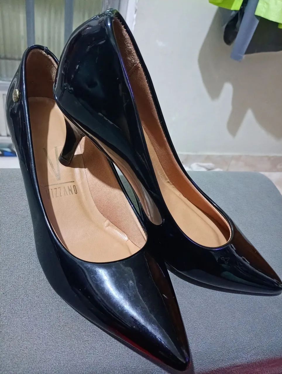 Sapato scarpin verniz Vizzano preto