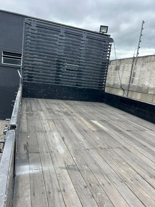 Carroceria 10.10mt livre / 245mt largura  - Foto 6