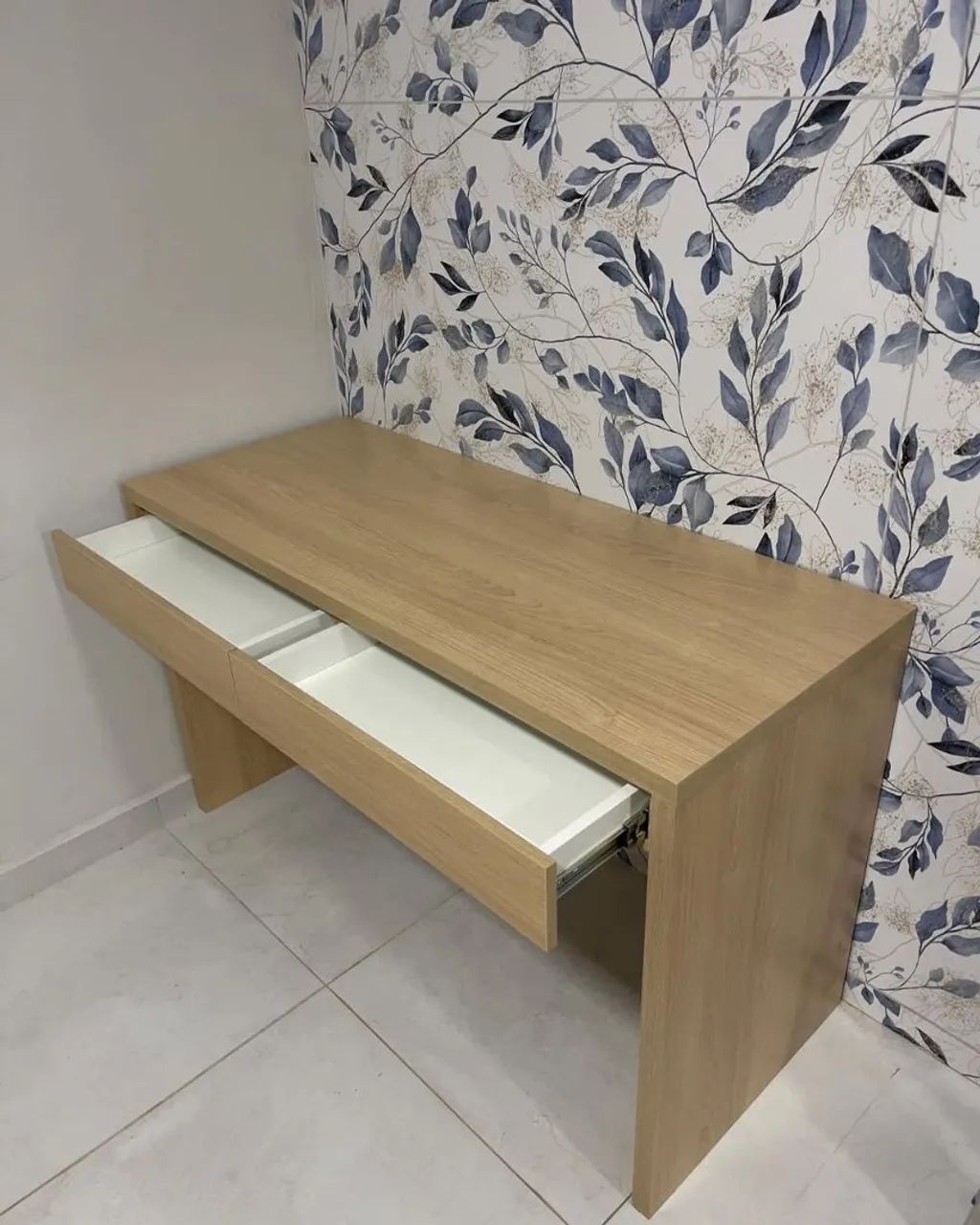 Mesa de Escritório com 2 Gavetas - Amadeirado