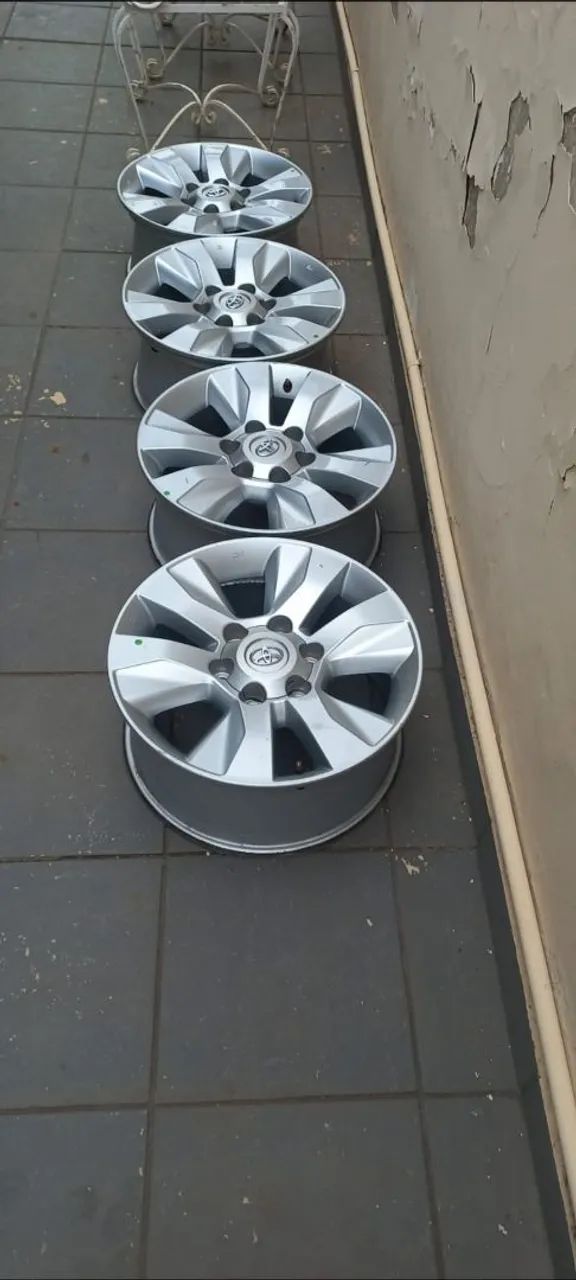 Rodas de liga leve aro 17 Hilux 