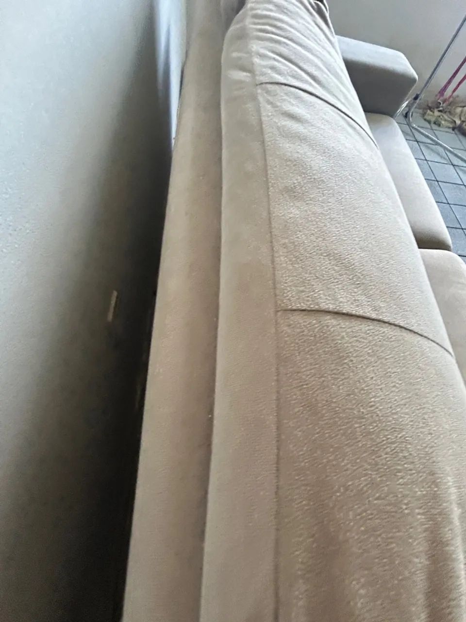 Sofá 3 Lugares Herval Suede 196cm Bege - Foto 5