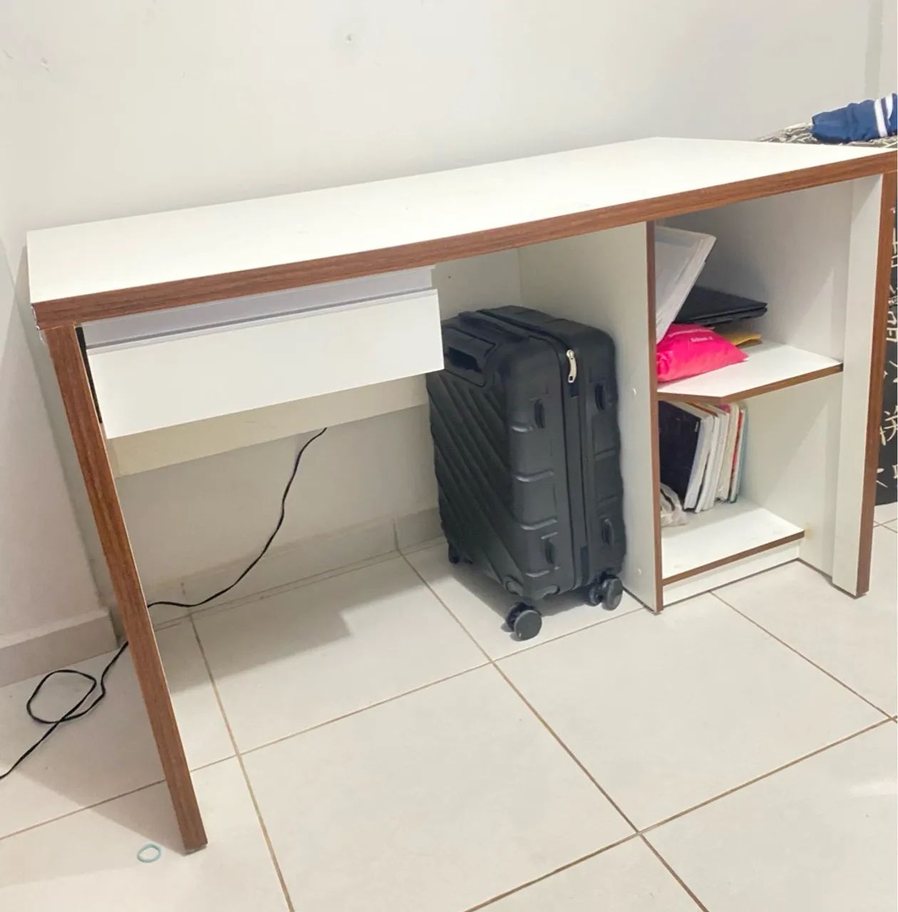 Escrivaninha Branca com 1,24m de Comprimento - Foto 4