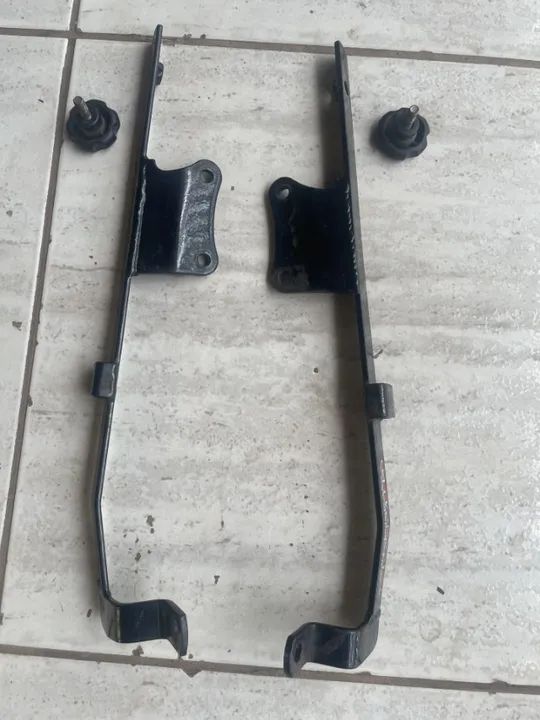 Baú 80 litros + suporte - Foto 7