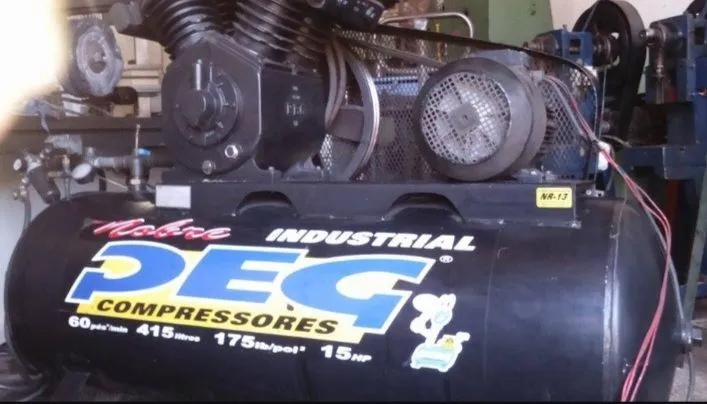 Compressor de Ar Industrial PEG 60 PÉS- 415 Litros