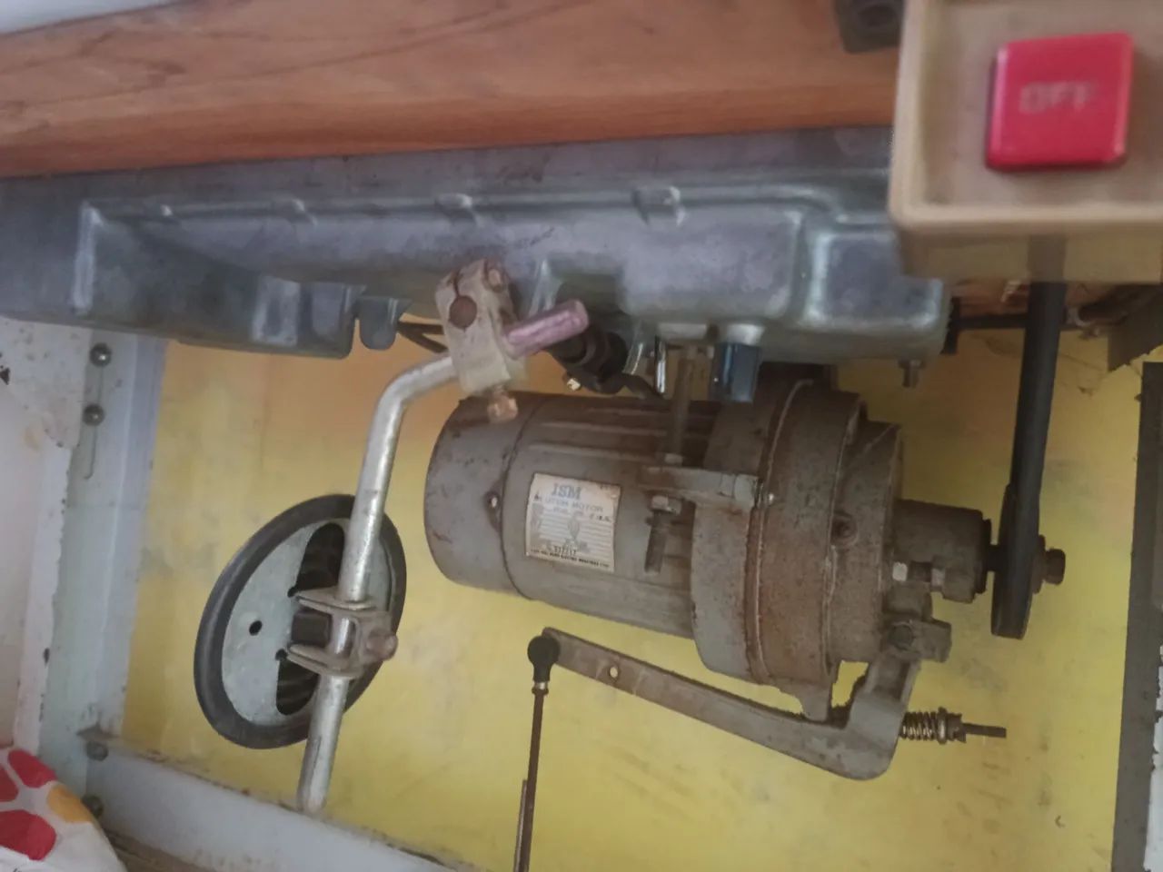 Máquina de costura reta industrial. - Foto 4