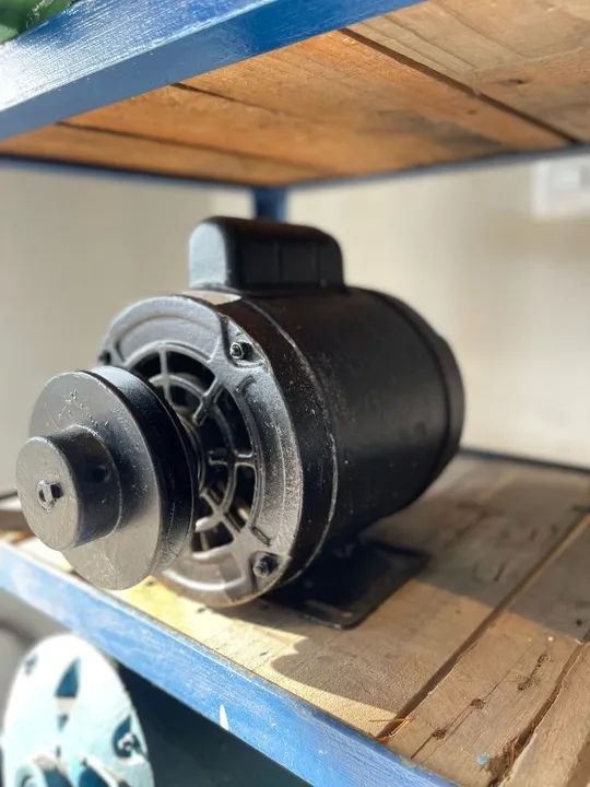 Motor elétrico WEG 1/2CV 127V - Seminovo, com garantia!