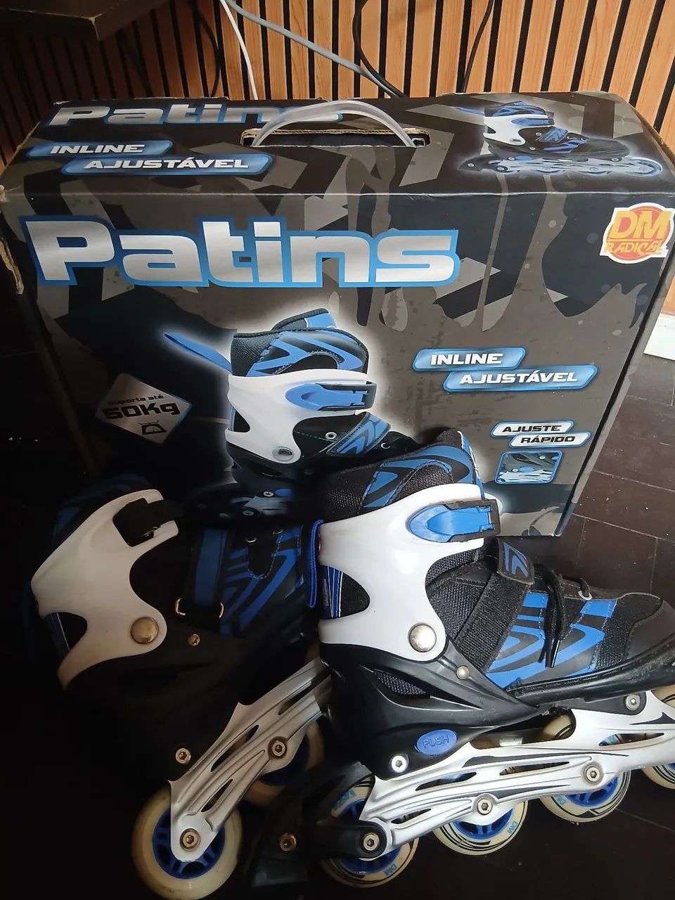 Patins inline ajustável na caixa