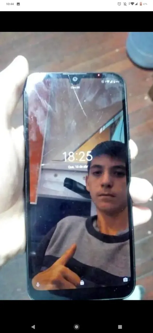 VENDO CELULAR MOTOG E6S MUITO BOM