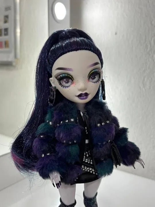 Boneca Rainbow High Naomi Stormi