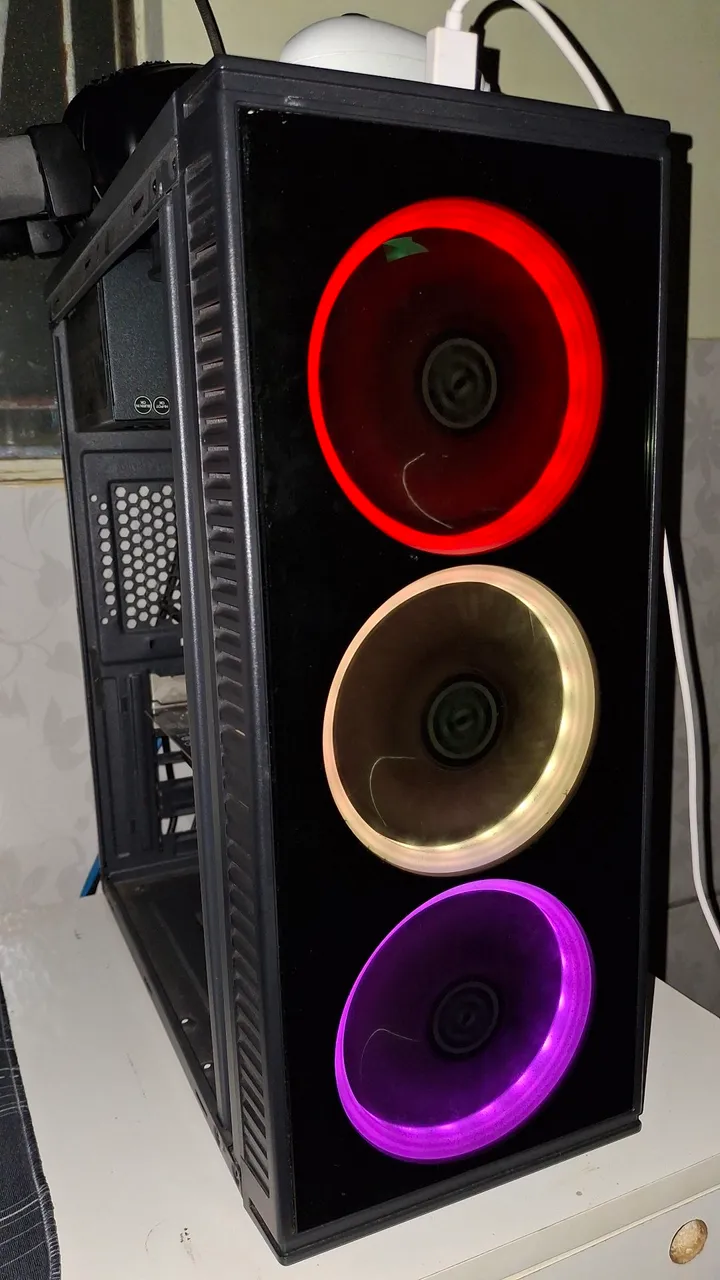PC Gamer com Iluminação RGB - Gabinete com 3 Fans