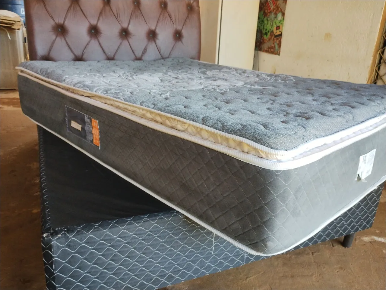 Cama Box Casal Completa com Cabeceira Estofada