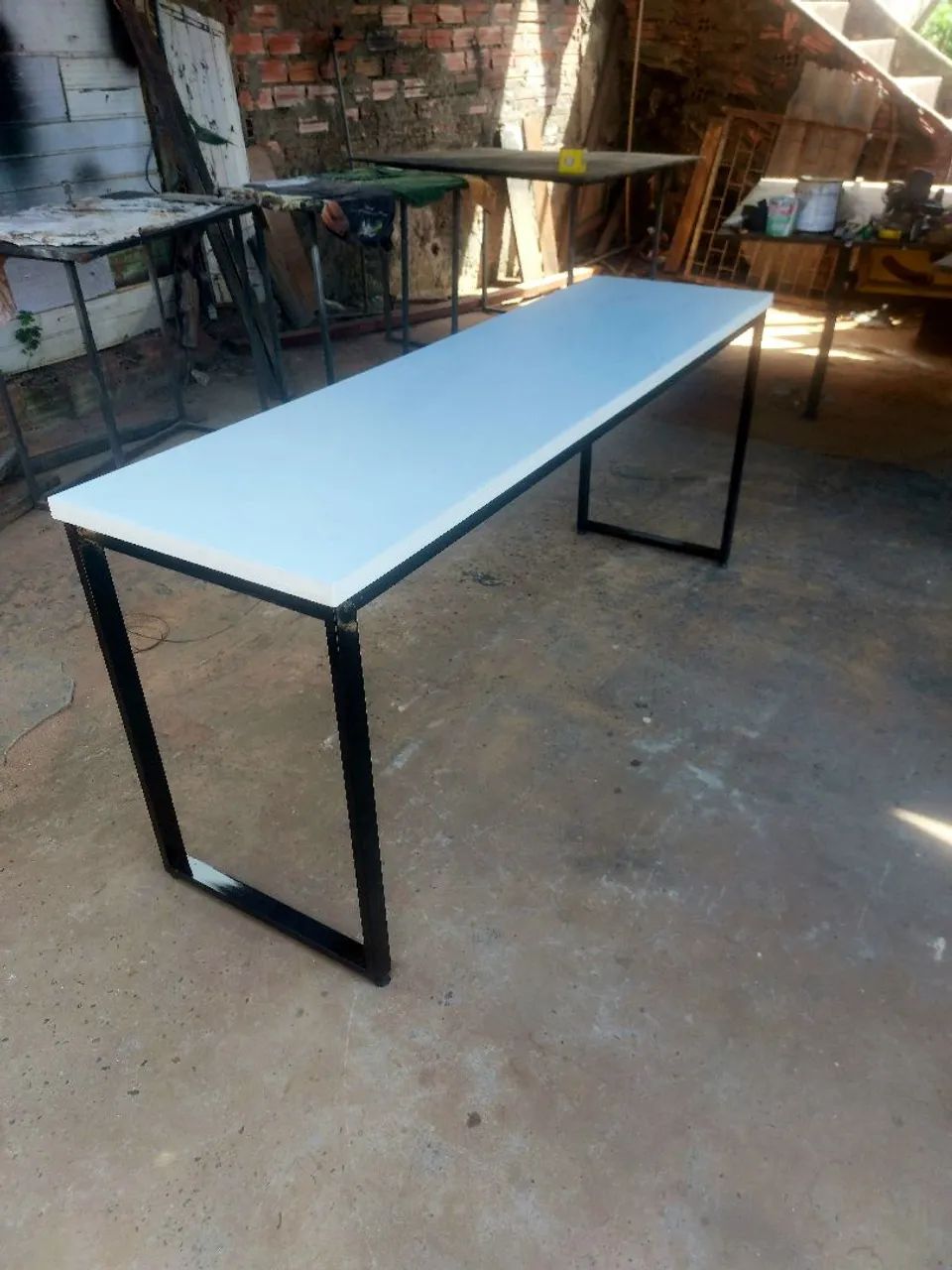 Mesa de madeira com estrutura de metal - Foto 3